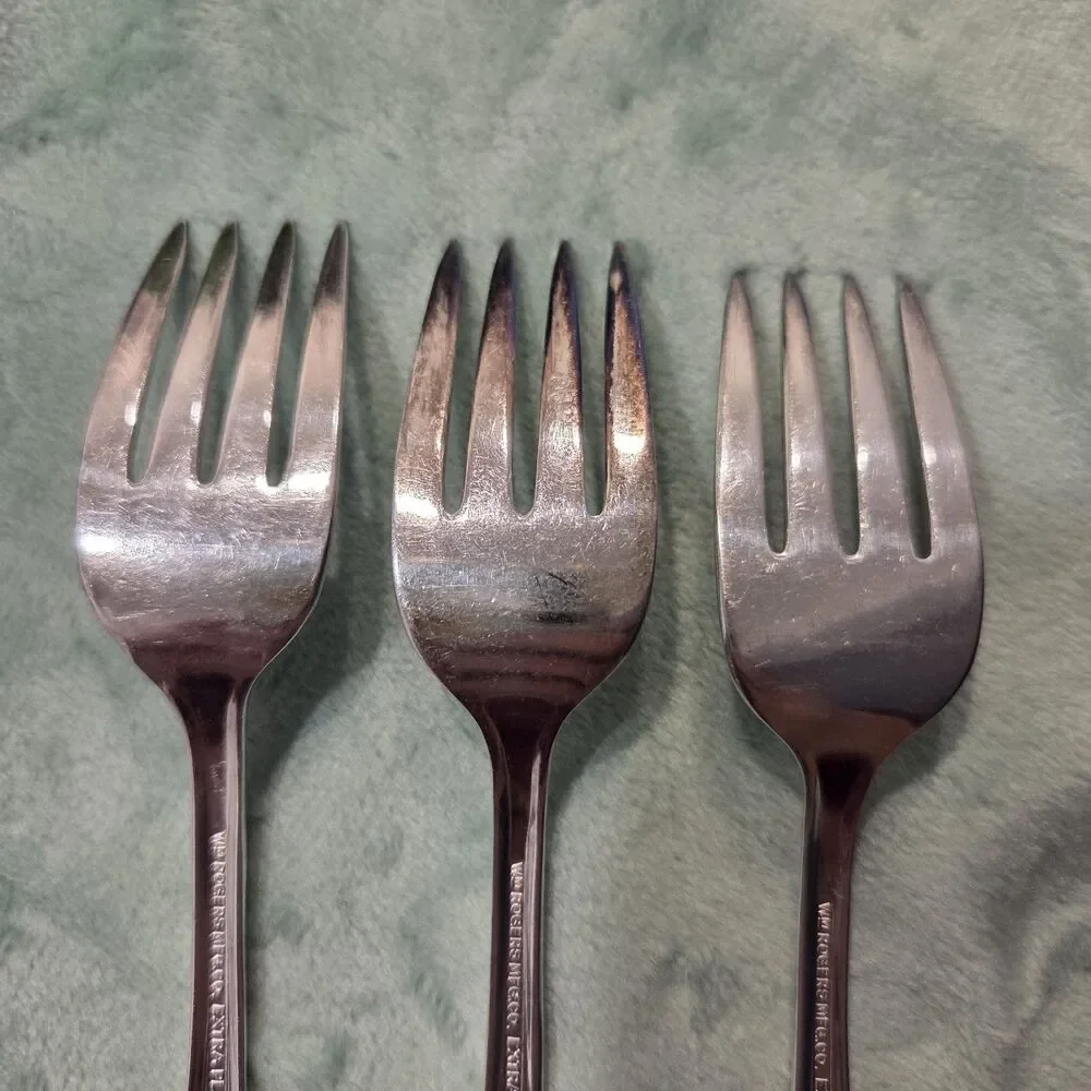 Vintage Wm Rogers Extra Plate Lot of 3 Salad Forks Triumph Pattern 1941